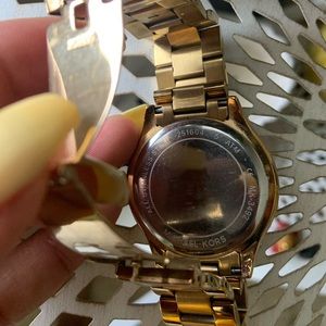 Michael Kors Accessories - Michael kors women's analog watch Michael Kors Accessories - Michael kors women's analog watch